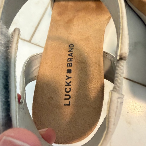 Lucky Brand Konoa Women’s 6.5 Light khaki stone leather ankle strap wedge sandal - Picture 8 of 10